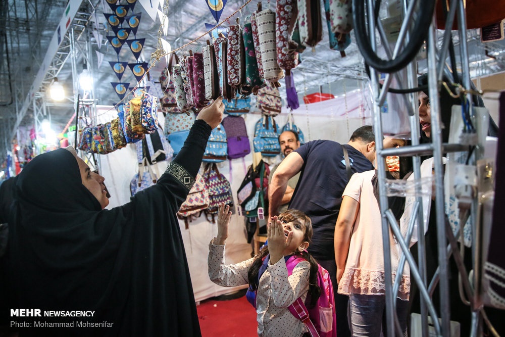 تصاویر | حال و هوای خرید مدرسه ۲ هفته مانده به شروع سال تحصیلی